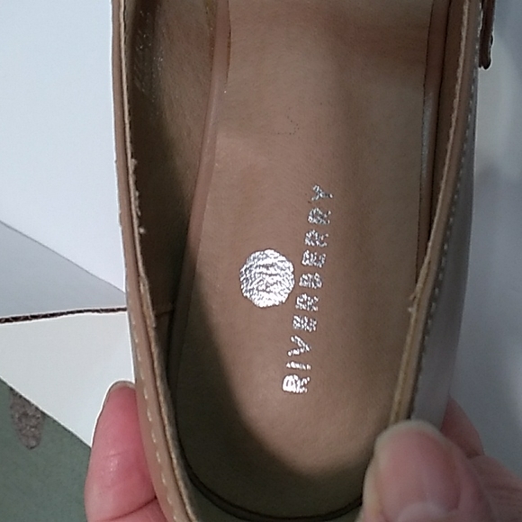 River Berry Mila Chunky Mid Heel Mary Jane Tan Heels Size 7 (S… - Picture 6 of 9